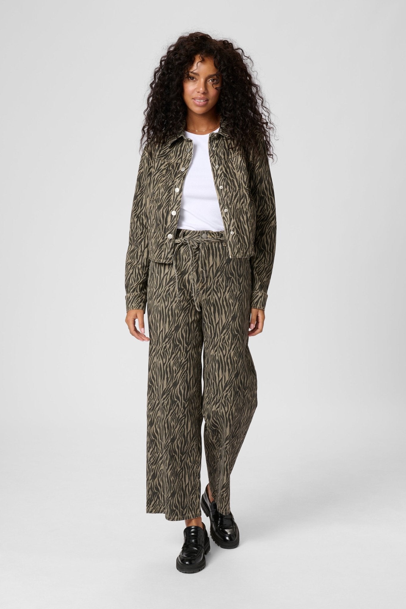 Kaffe Leondra Denim Shirt/Jacket Feather Gray/Black Animal - Number TwoclothingKaffe womens fashion