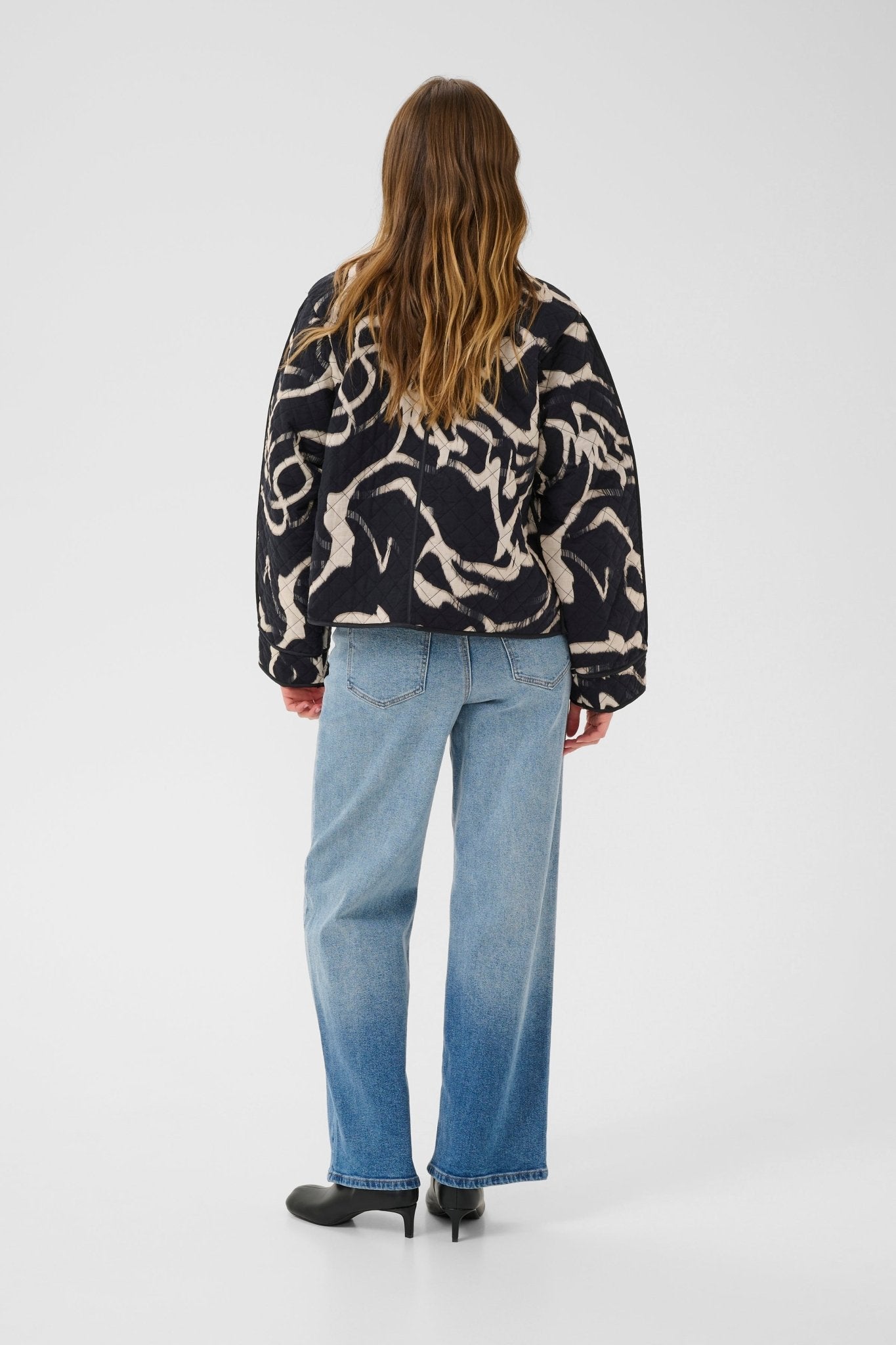 picture of Kaffe KAKayla Jacket Black Nature Organic Line - Number Two - womens - fashion - clothing - Kaffe 4