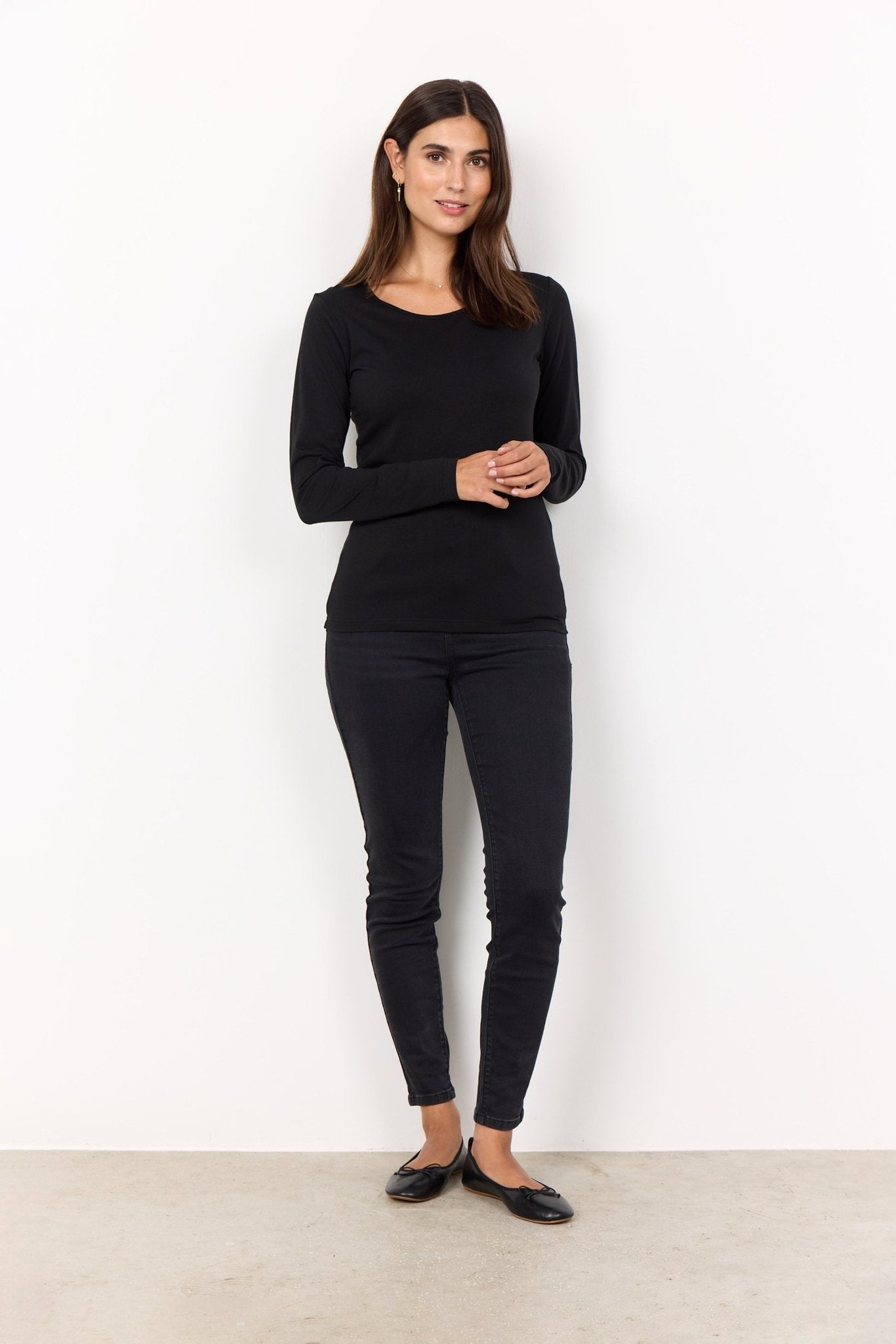 picture of SoyaConcept PYLLE 2 T-shirt - Black - Number Two - womens - fashion - clothing - SoyaConcept 2