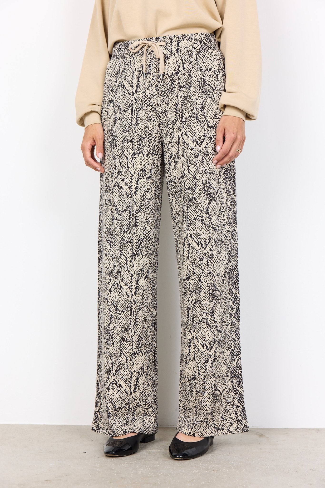 picture of SoyaConcept VIOLET 4 Trousers - Cream Animal - Number Two - womens - fashion - clothing - SoyaConcept 2