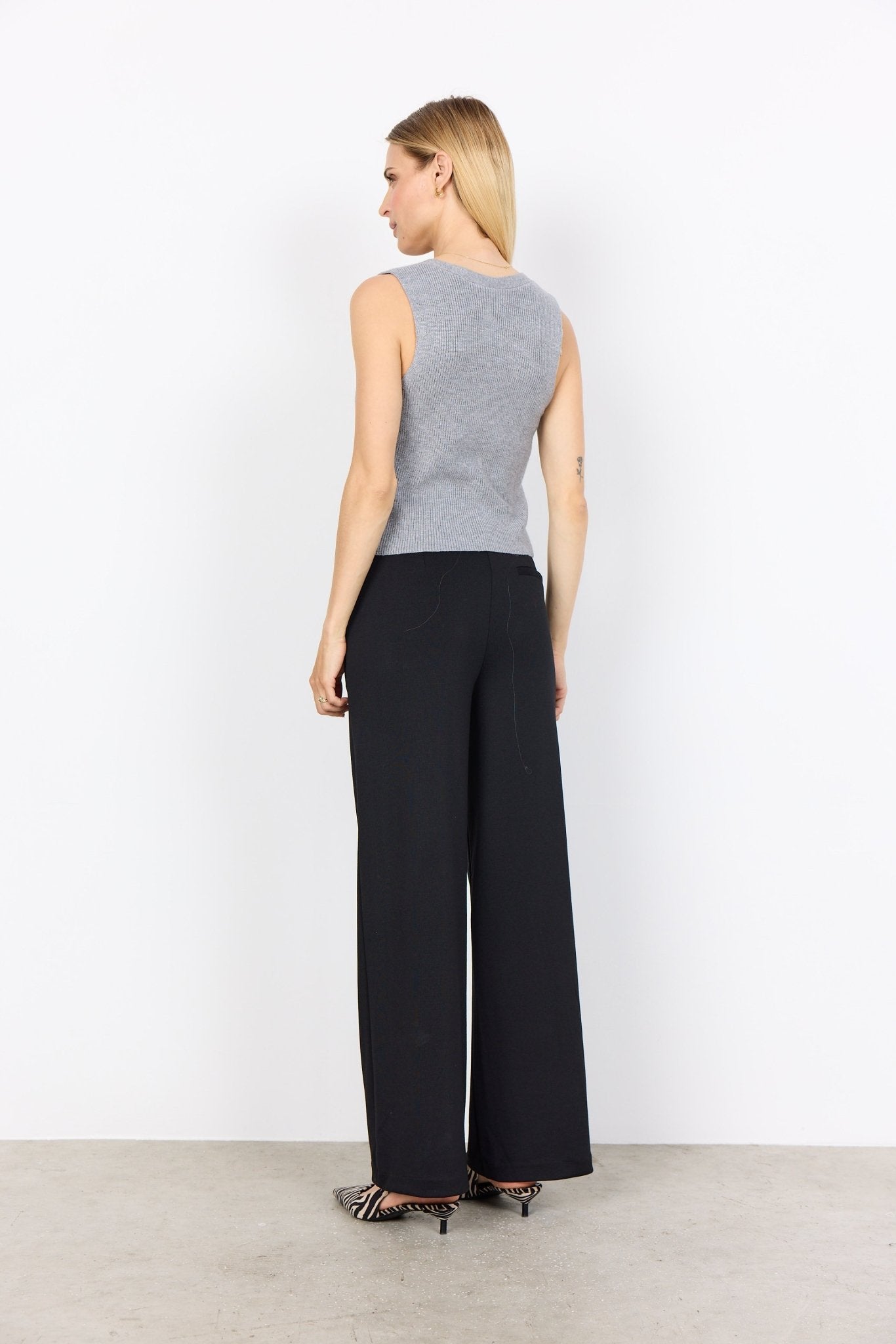 picture of SoyaConcept KANITA 27 Waistcoat Knit - Grey Melange - Number Two - womens - fashion - clothing - SoyaConcept 3