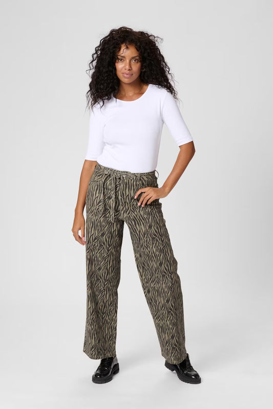 picture of Kaffe AKLeondra Denim Jean Feather Gray/Black Animal - Number Two - womens - fashion - ethical - clothing - Kaffe