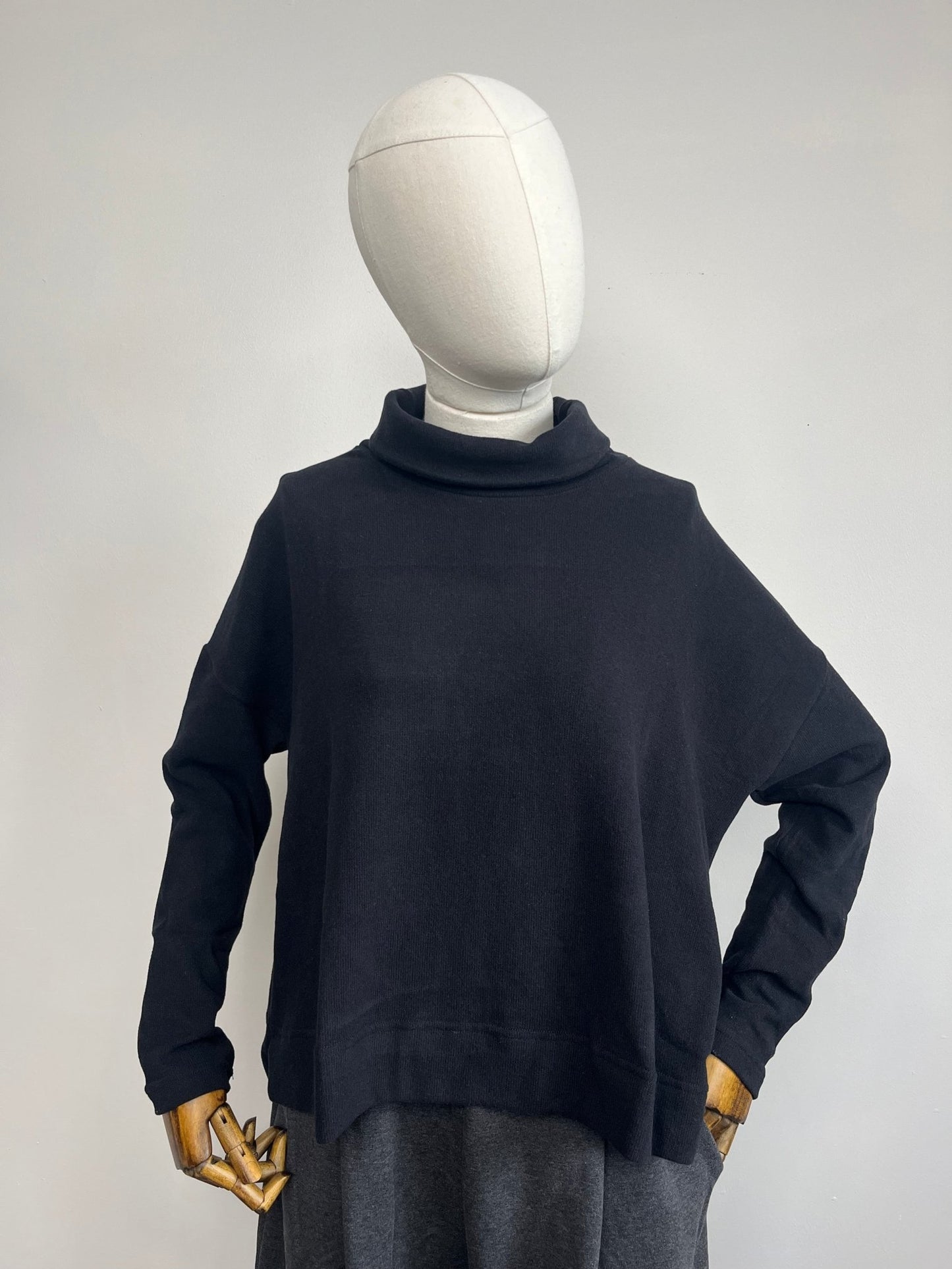 picture of Mama B Moyet Jumper - Nero - Number Two - womens - fashion - clothing - Mama B 4