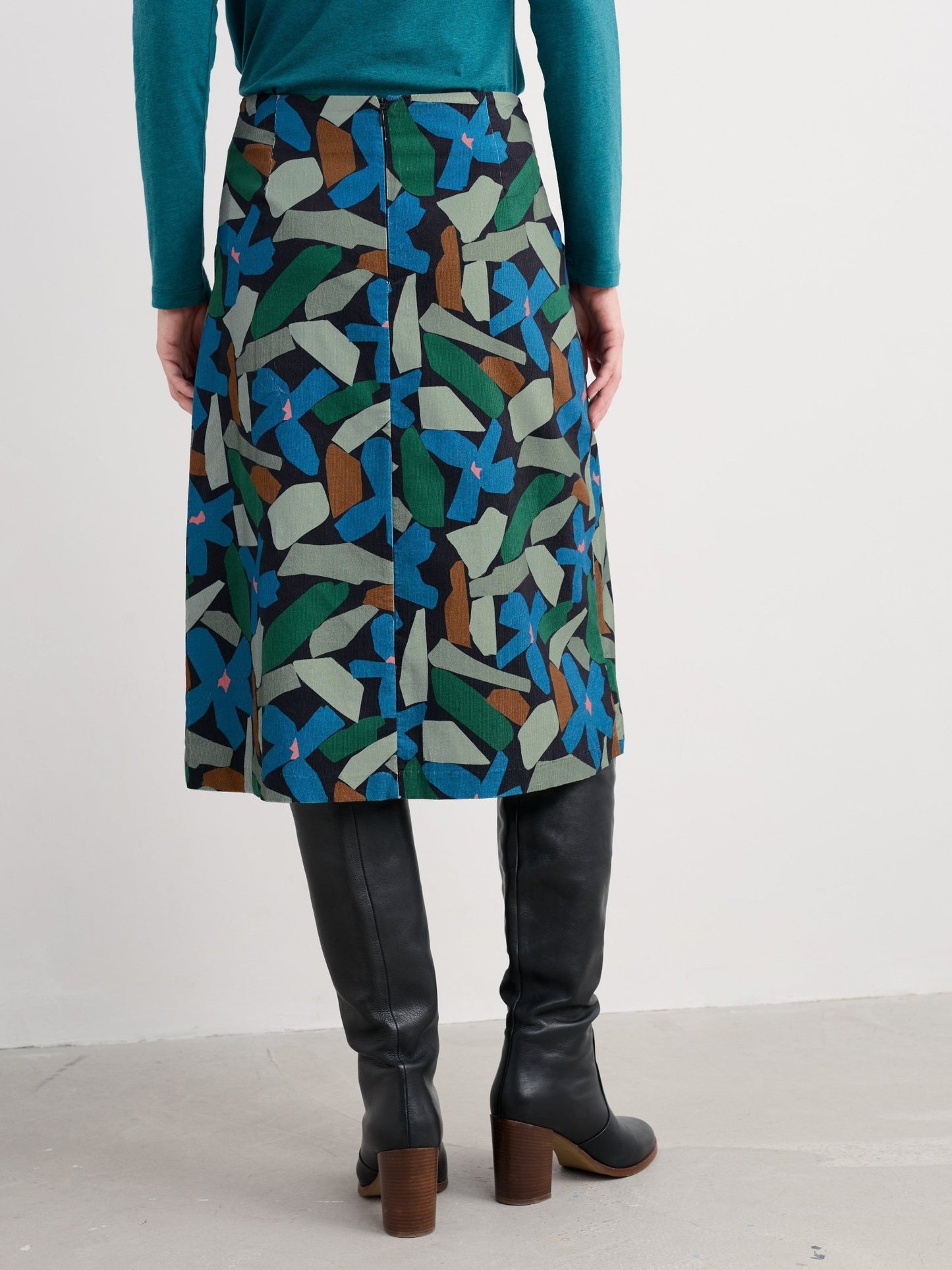 picture of Seasalt Forest View Skirt - Zennor Flower Onyx - Number Two - womens - fashion - clothing - Seasalt 4