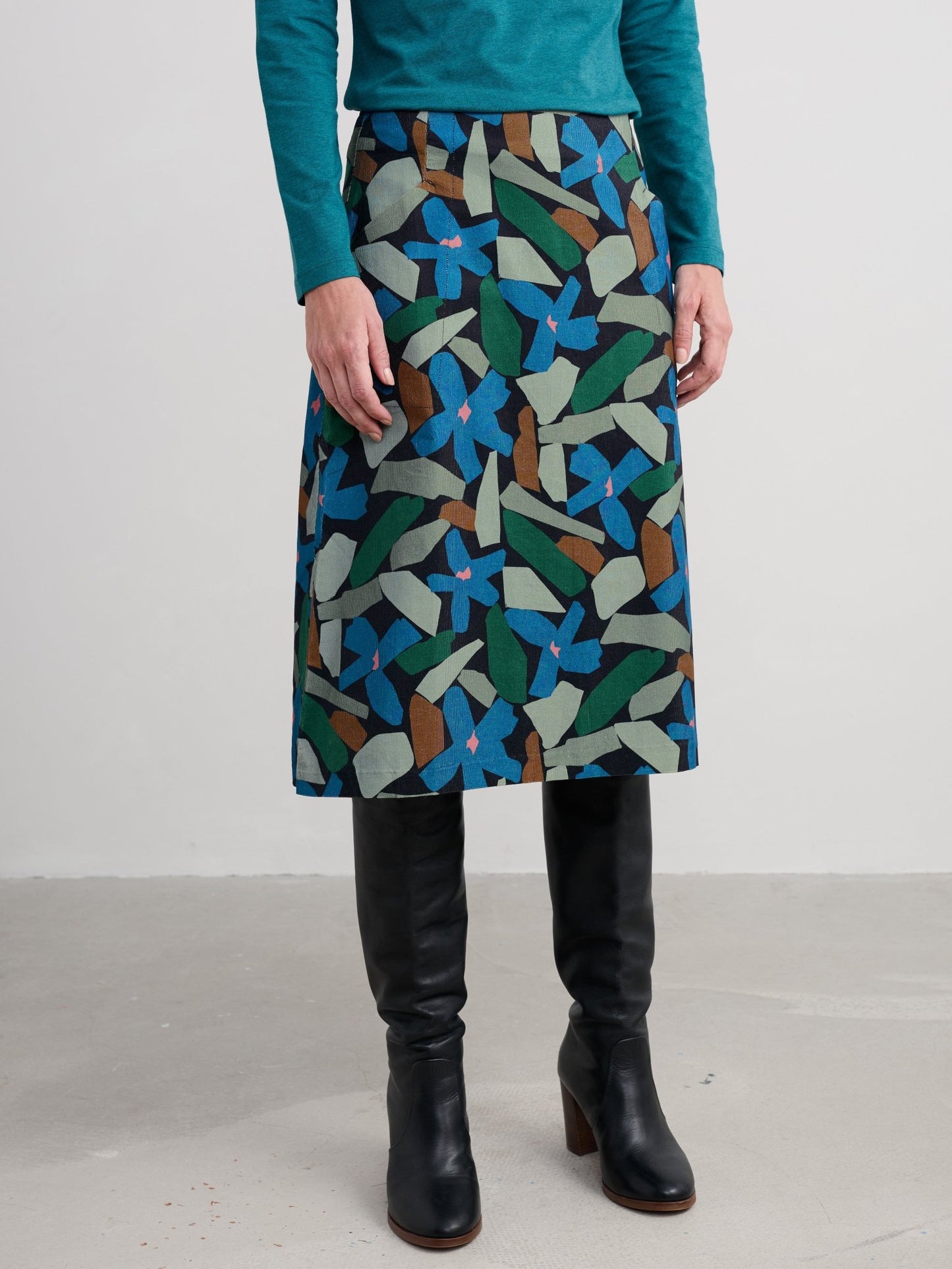 picture of Seasalt Forest View Skirt - Zennor Flower Onyx - Number Two - womens - fashion - clothing - Seasalt 5