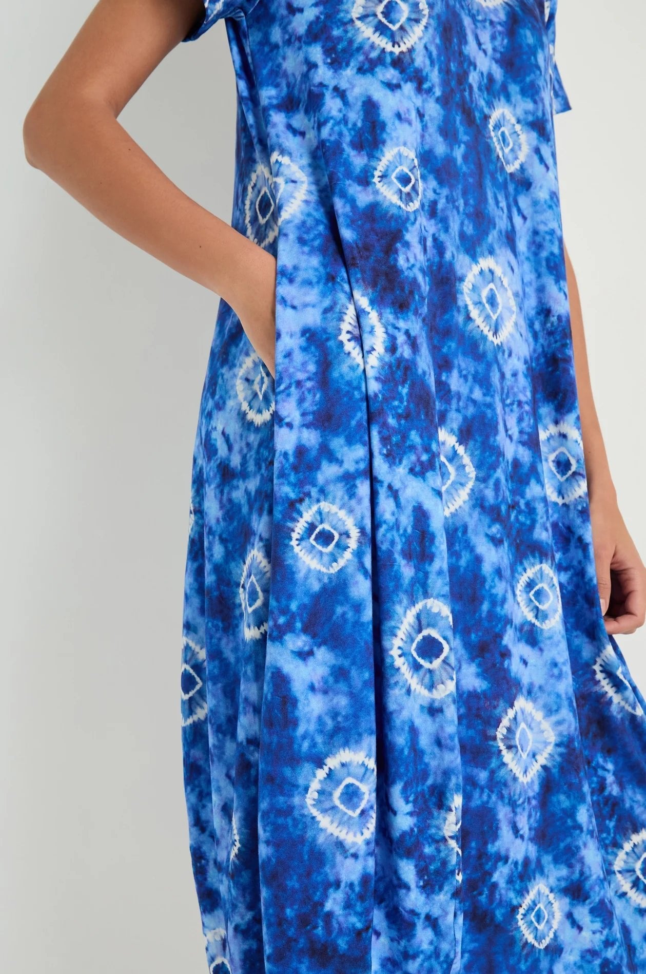 picture of Sahara Tie Die Circles Jersey Bubble Dress - Blue/White - Number Two - womens - fashion - clothing - Sahara 5