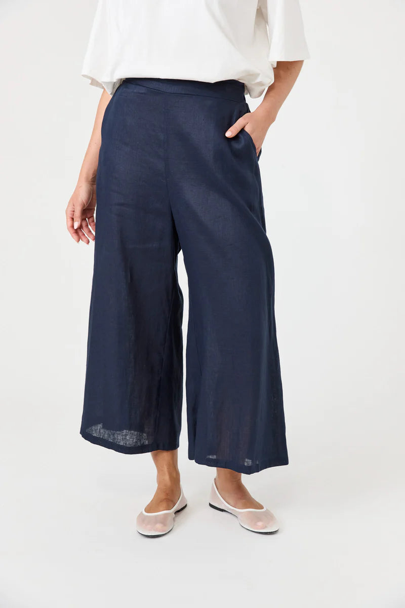Eb & Ive Studio Crop Pant - Navy