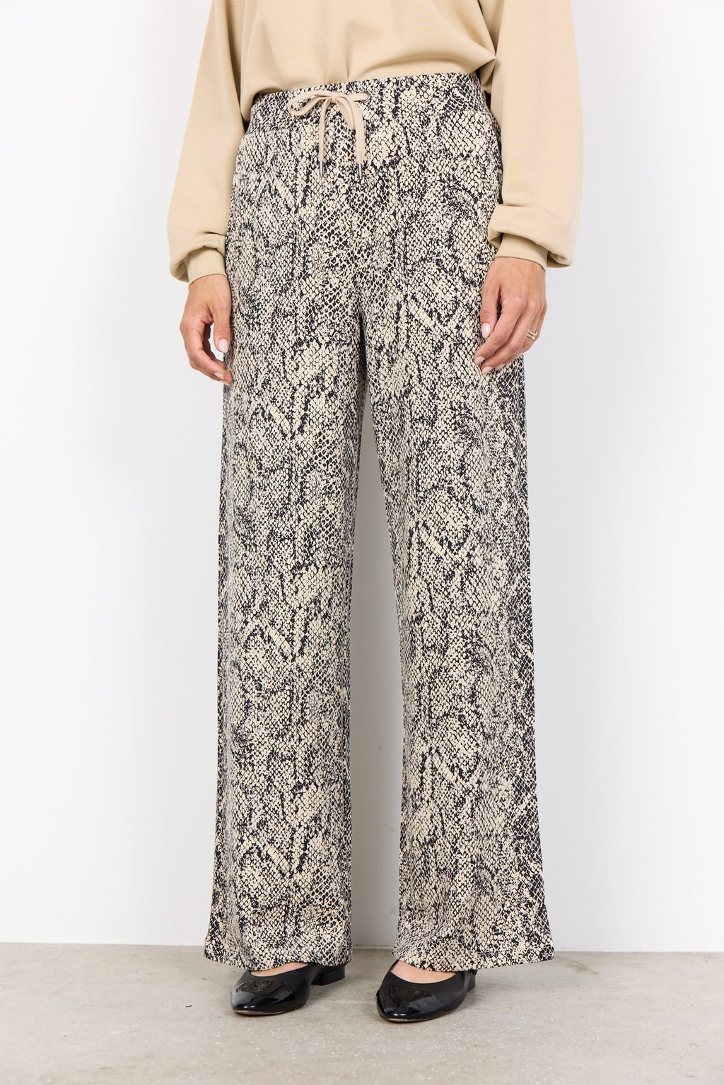 picture of SoyaConcept VIOLET 4 Trousers - Cream Animal - Number Two - womens - fashion - clothing - SoyaConcept 2