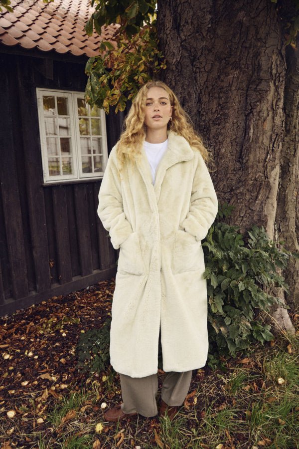 picture of Saint Tropez LoesSZ Coat - Paiza Taupe - Number Two - womens - fashion - clothing - Saint Tropez 1