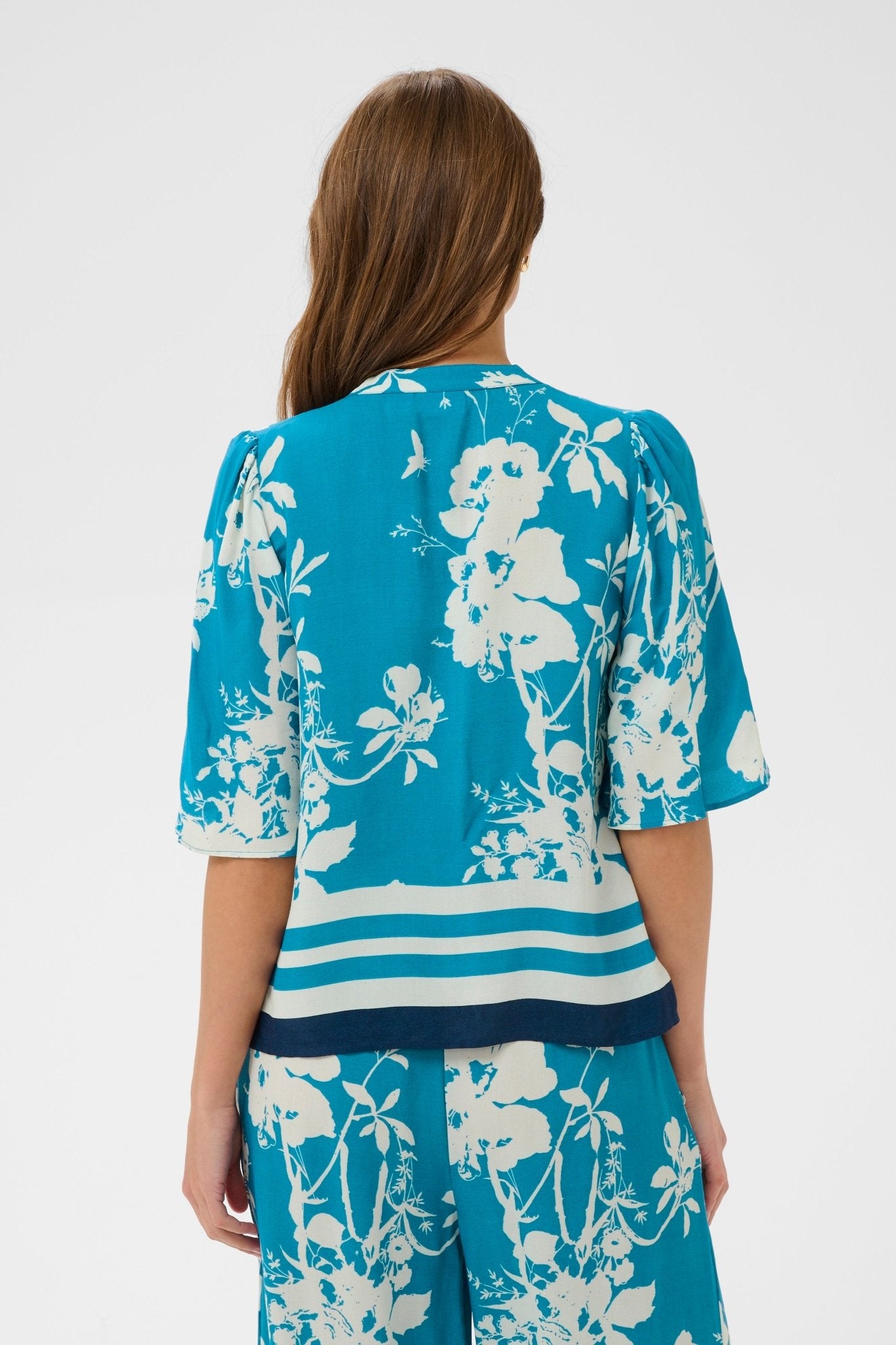 picture of Saint Tropez Rashesa Blouse - Vallarta Blue Flower Bouquet - Number Two - womens - fashion - clothing - Saint Tropez 3