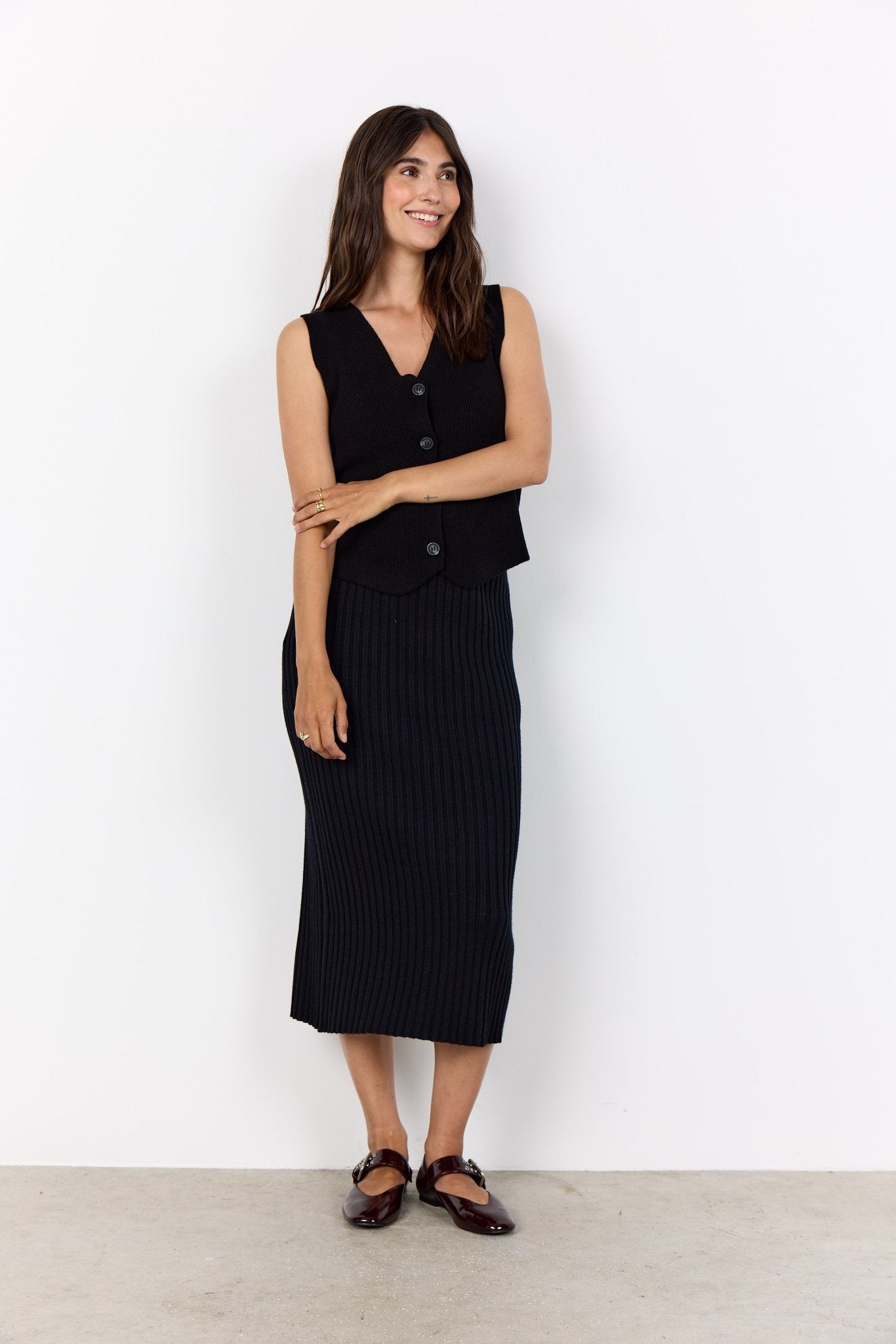 picture of SoyaConcept KANITA 27 Waistcoat Knit - Black - Number Two - womens - fashion - clothing - SoyaConcept 2