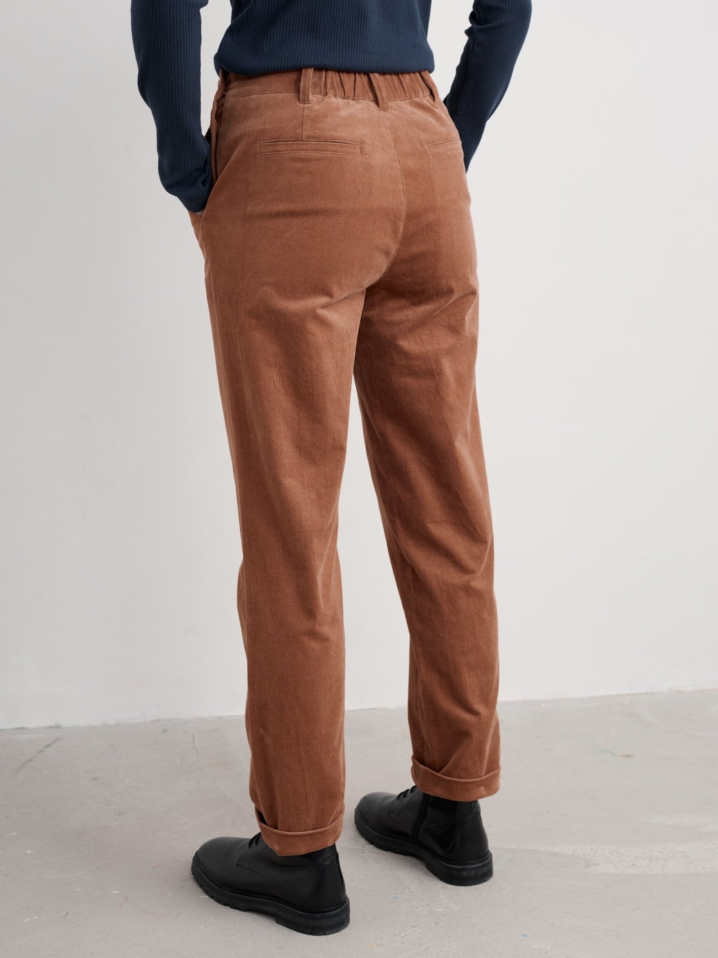 picture of Seasalt Crackington Trousers - Dark Flax - Number Two - womens - fashion - clothing - Seasalt 3