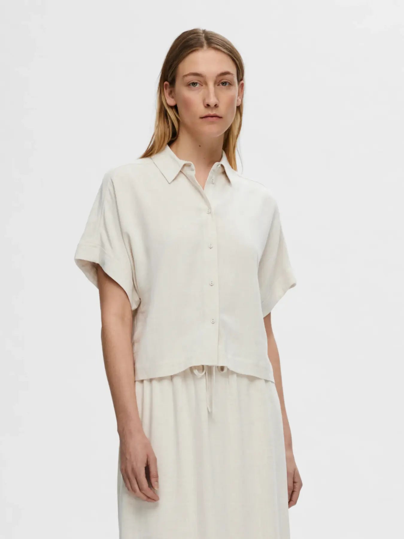 picture of Selected Viva Cropped Sun Shirt - Sandshell - Number Two - womens - fashion - clothing - Selected Femme 1