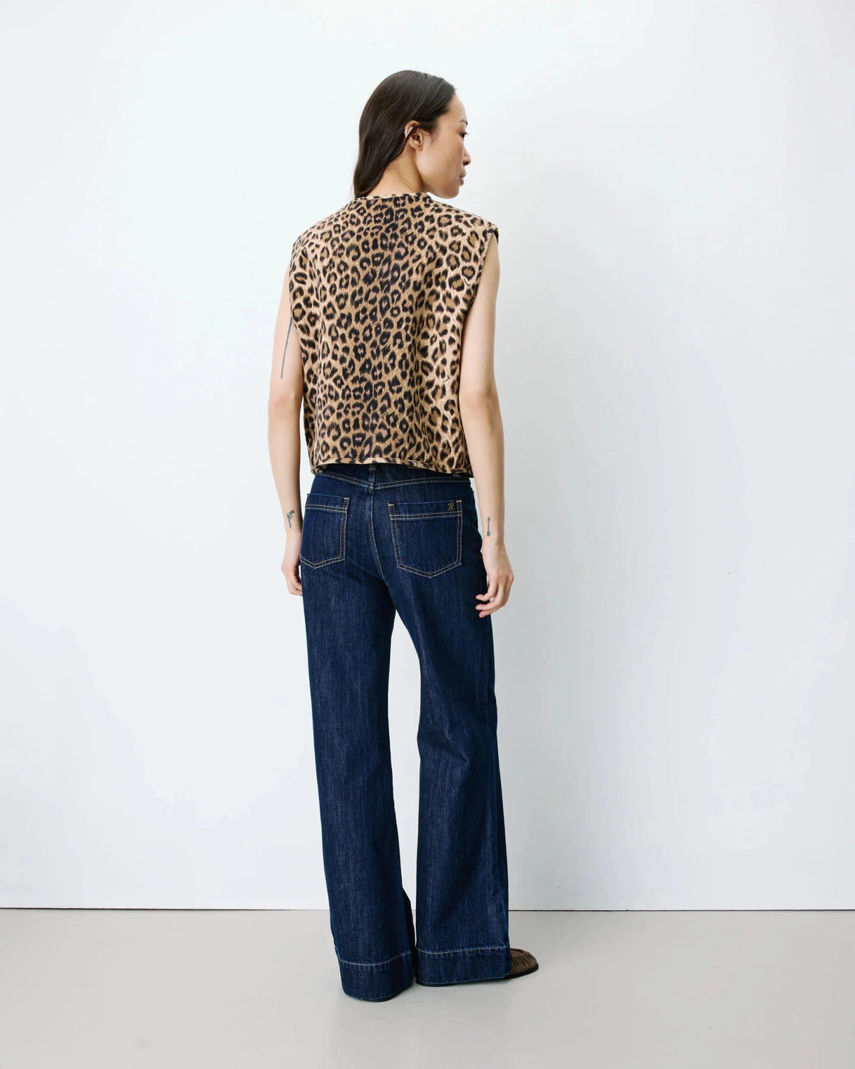 picture of Grace & Mila Alexis Cord/Teddy Reversible Gilet - Leopard/Beige - Number Two - womens - fashion - clothing - Grace & Mila 3