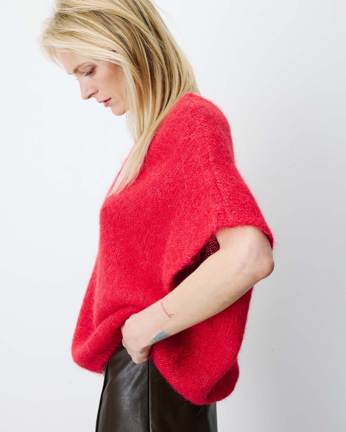 picture of Grace & Mila ATTICUS Knit Tank V - Rouge - Number Two - womens - fashion - clothing - Grace & Mila 1