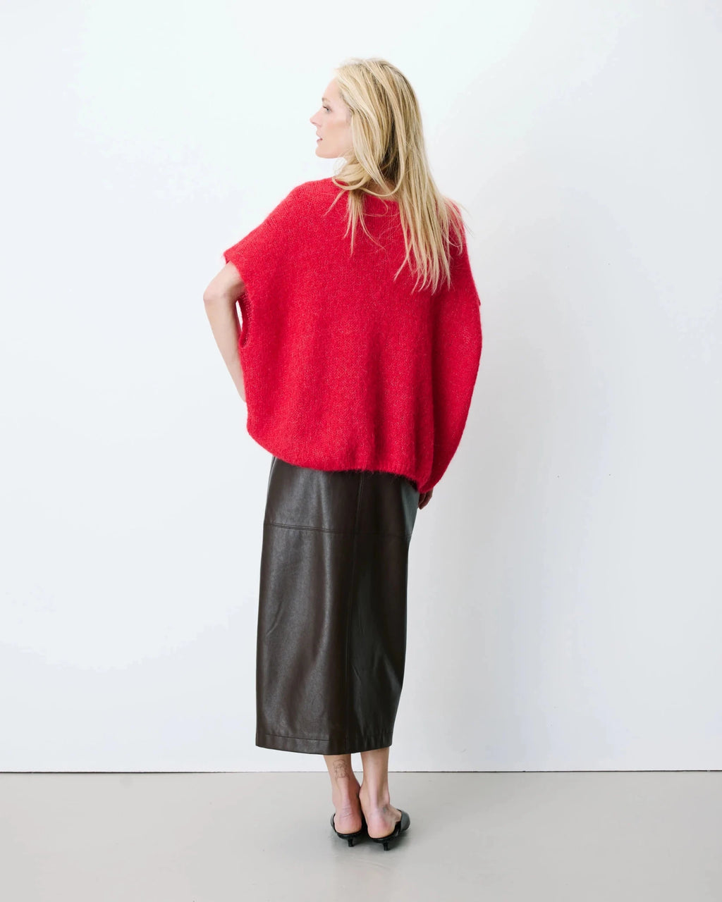 picture of Grace & Mila ATTICUS Knit Tank V - Rouge - Number Two - womens - fashion - clothing - Grace & Mila 6