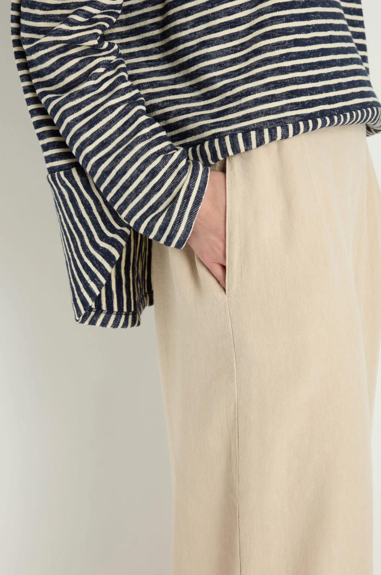 picture of Sahara Twisted Linen Crop Bubble Trouser - Putty/Beige - Number Two - womens - fashion - clothing - Sahara 4