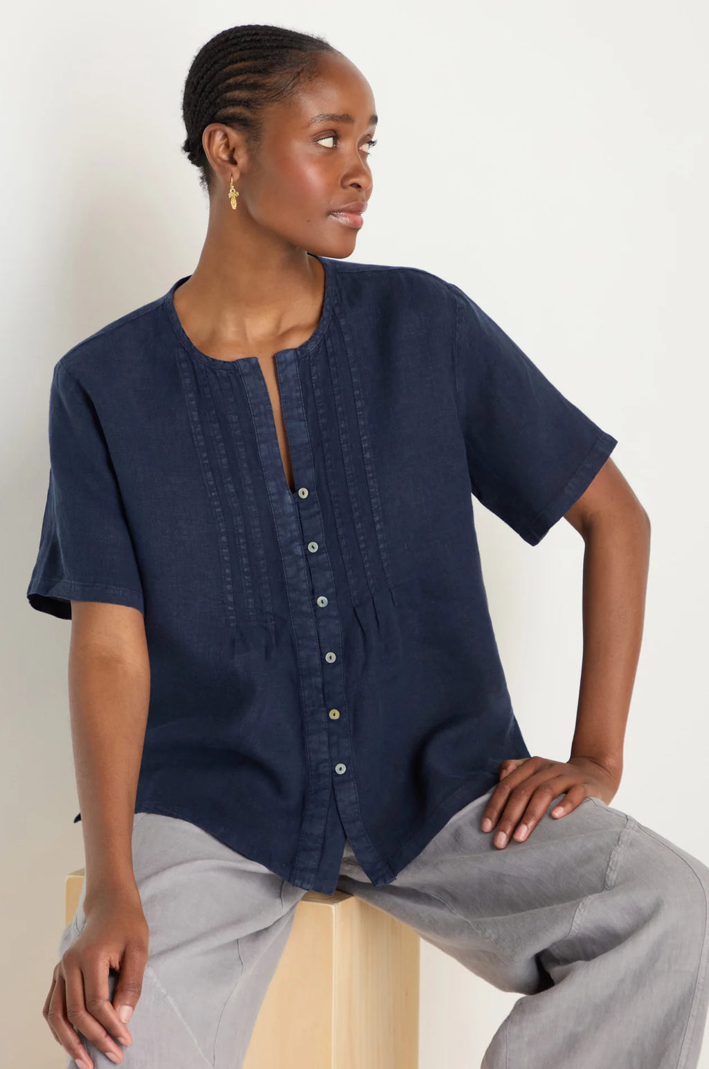 picture of Sahara Linen Pleat Short Sleeve Shirt - Night - Number Two - womens - fashion - clothing - Sahara 2