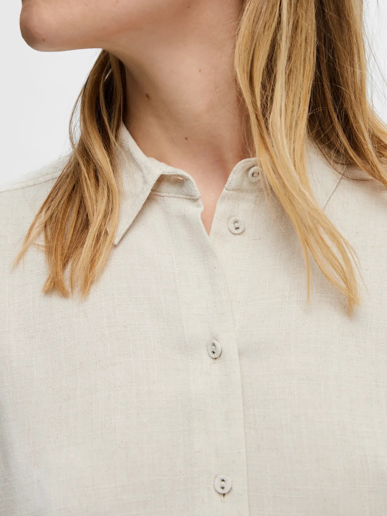 picture of Selected Viva Cropped Sun Shirt - Sandshell - Number Two - womens - fashion - clothing - Selected Femme 2