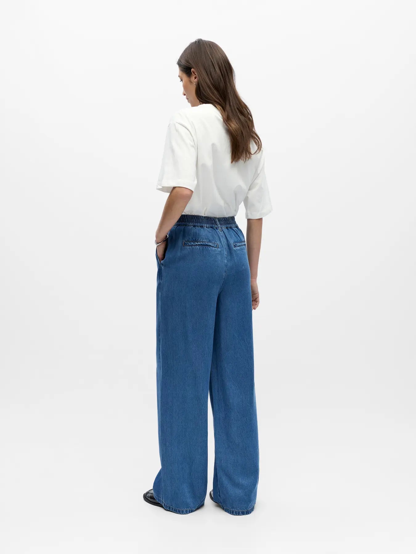 picture of Object Frame Lisa Trouser - Medium Blue Denim - Number Two - womens - fashion - clothing - Object 5