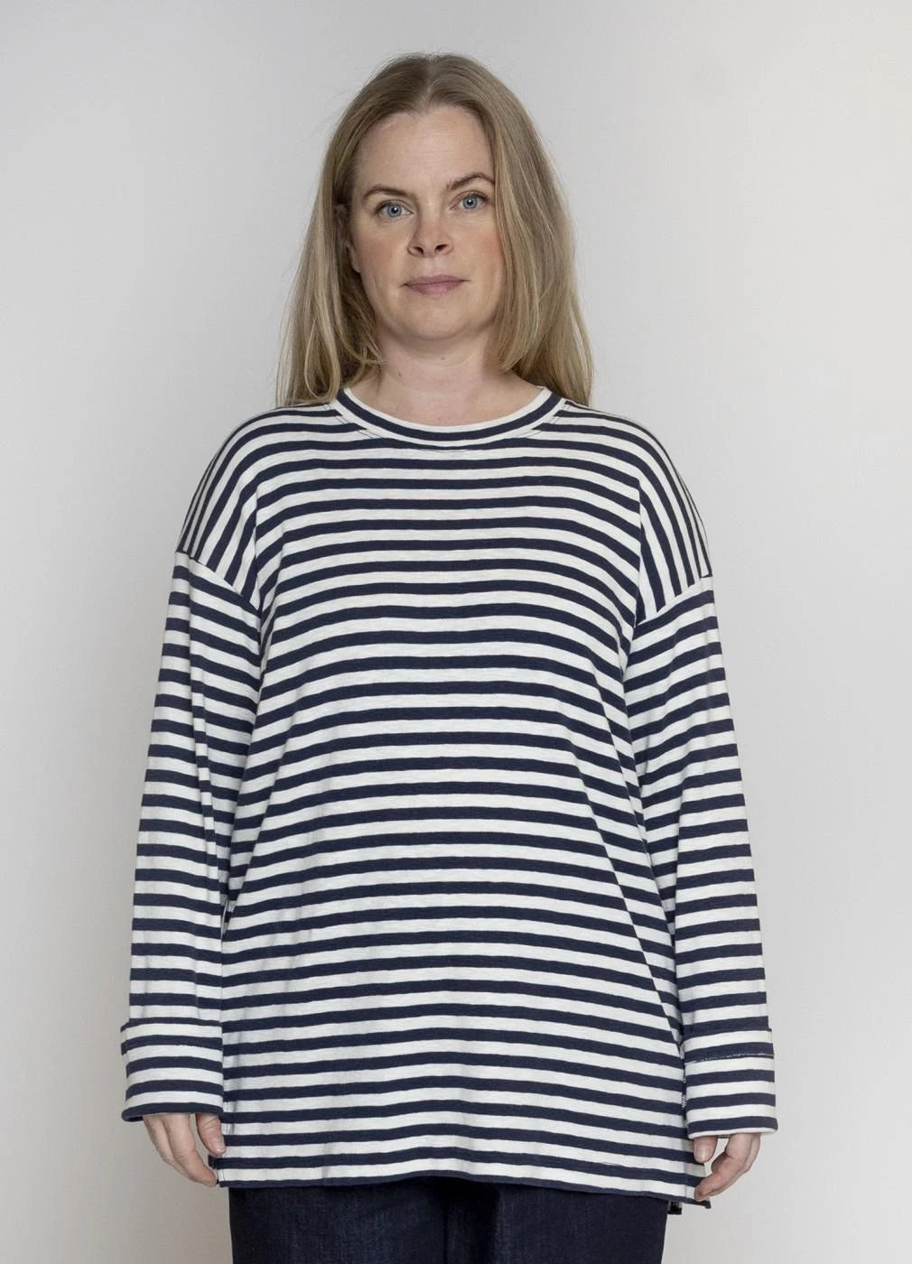 Muse Wear Alex T-Shirt - Cream/Navy