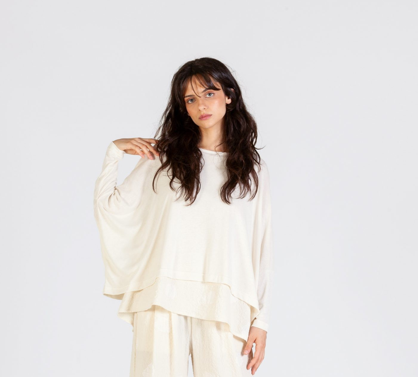 Mama B Kira Linen Top Latte