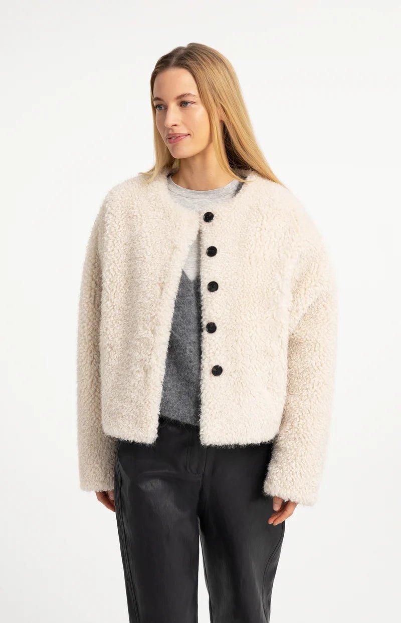 picture of Yaya Oversized Short Faux Fur Jacket - Bleached Sand Beige - Number Two - womens - fashion - clothing - Yaya 4