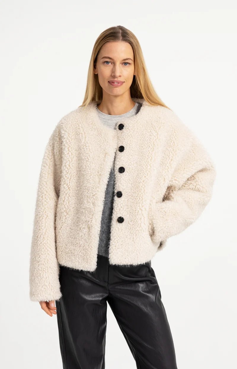 picture of Yaya Oversized Short Faux Fur Jacket - Bleached Sand Beige - Number Two - womens - fashion - clothing - Yaya 3